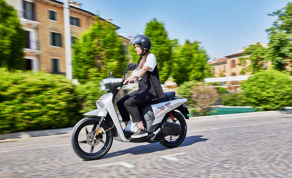 Askoll Ngs2 my2022 1 batteria scooter L1 (TEST) - immagine 3